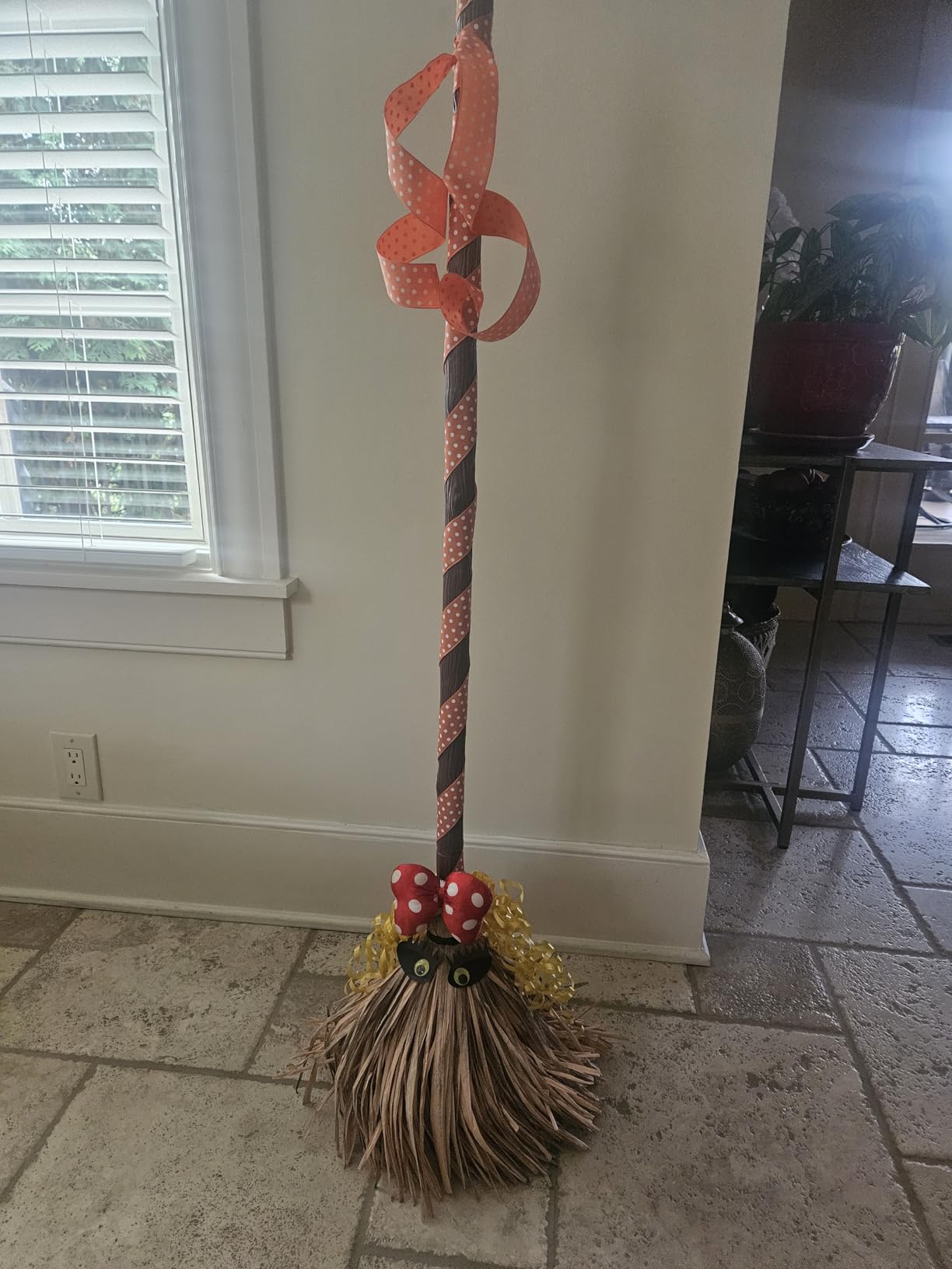 Broomelle Floating Witch Broom - image 6